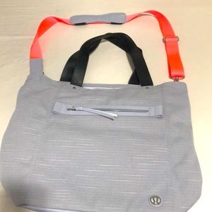 Lululemon Women’s Large Gym Bag Gray w/ Orange Straps NWOT